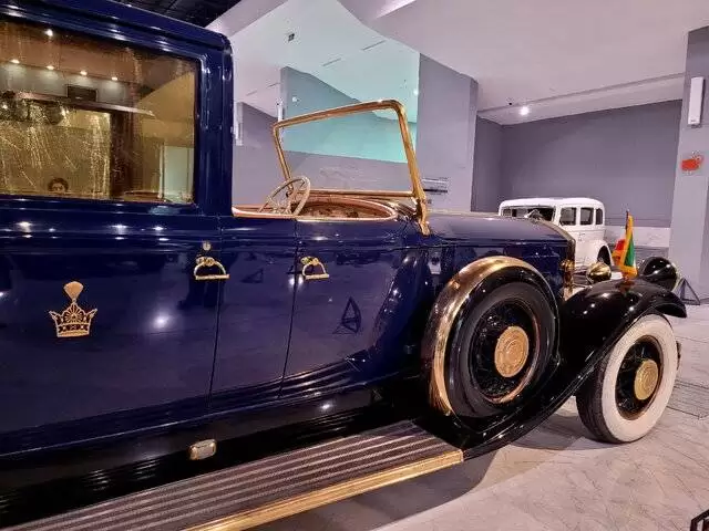 گران ترین خودرو زیر پای رضاشاه