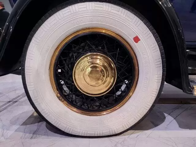 گران ترین خودرو زیر پای رضاشاه