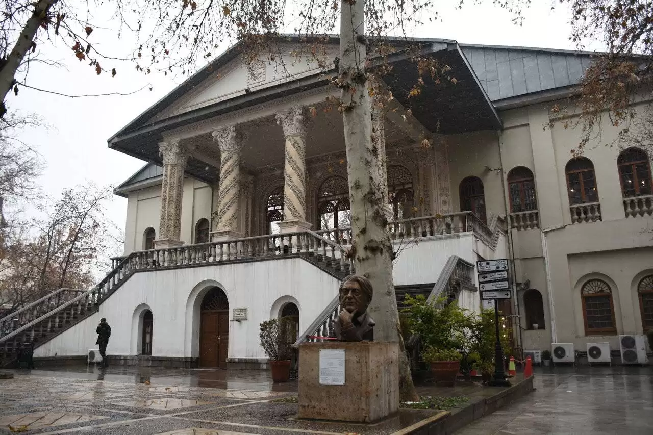 (تصاویر) هدیه ارزنده خزانه دار فتحعلی شاه به دلبندش