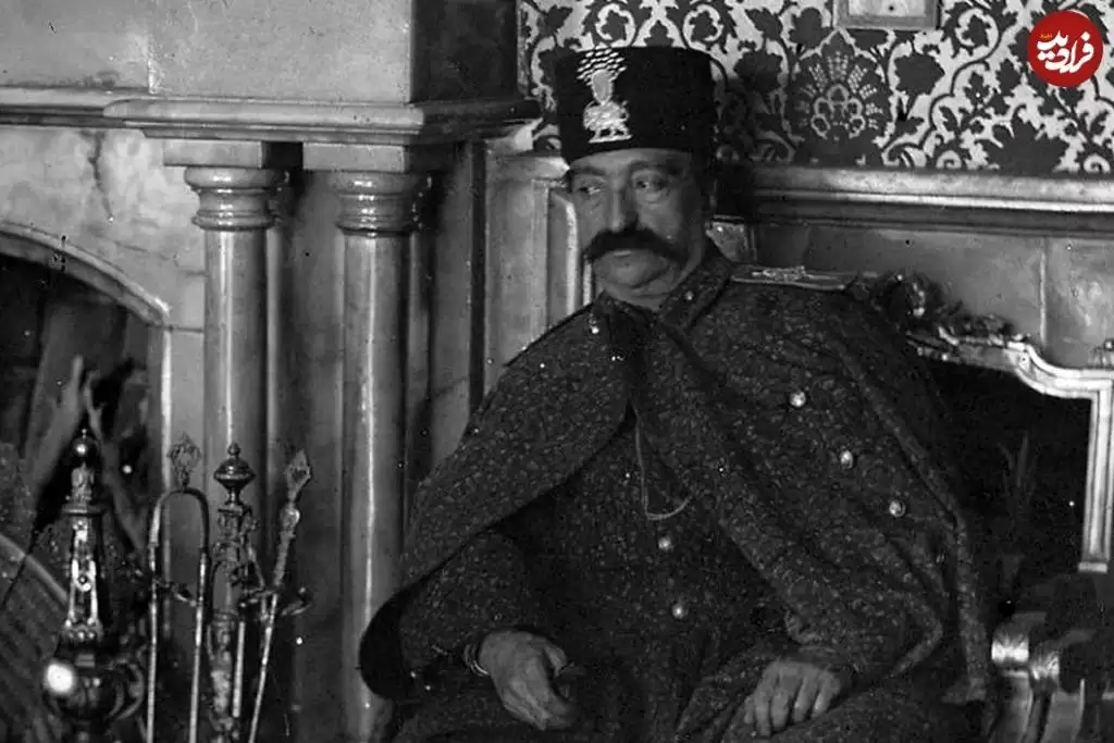 (عکس) سفر به ایران قدیم؛ دو قاب جالب از ژست های متفاوت ناصرالدین شاه