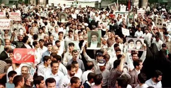 18 تیر؛ یک ریش تراش، چند دانشجو و کمی خون
