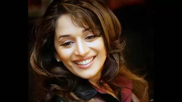 بیوگرافی مادوری دیکشیت