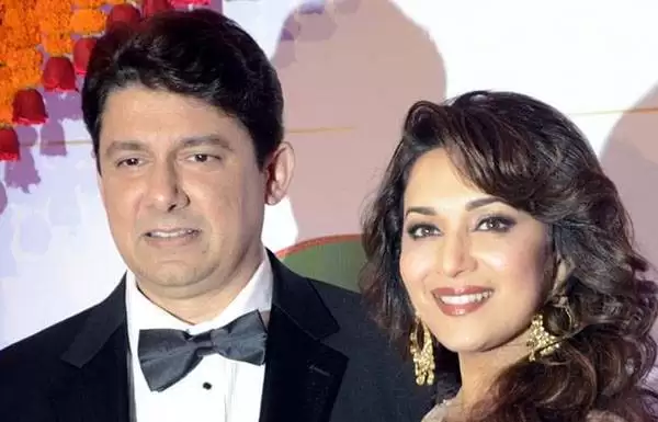 بیوگرافی مادوری دیکشیت