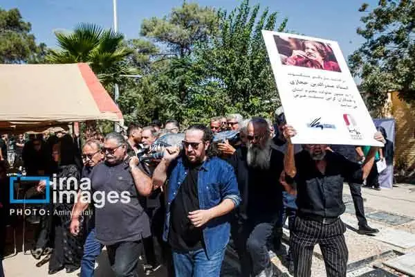 حواشی مراسم خاکسپاری صدرالدین حجازی از حضور متفاوت ابوالفضل پورعرب تا گله  ها