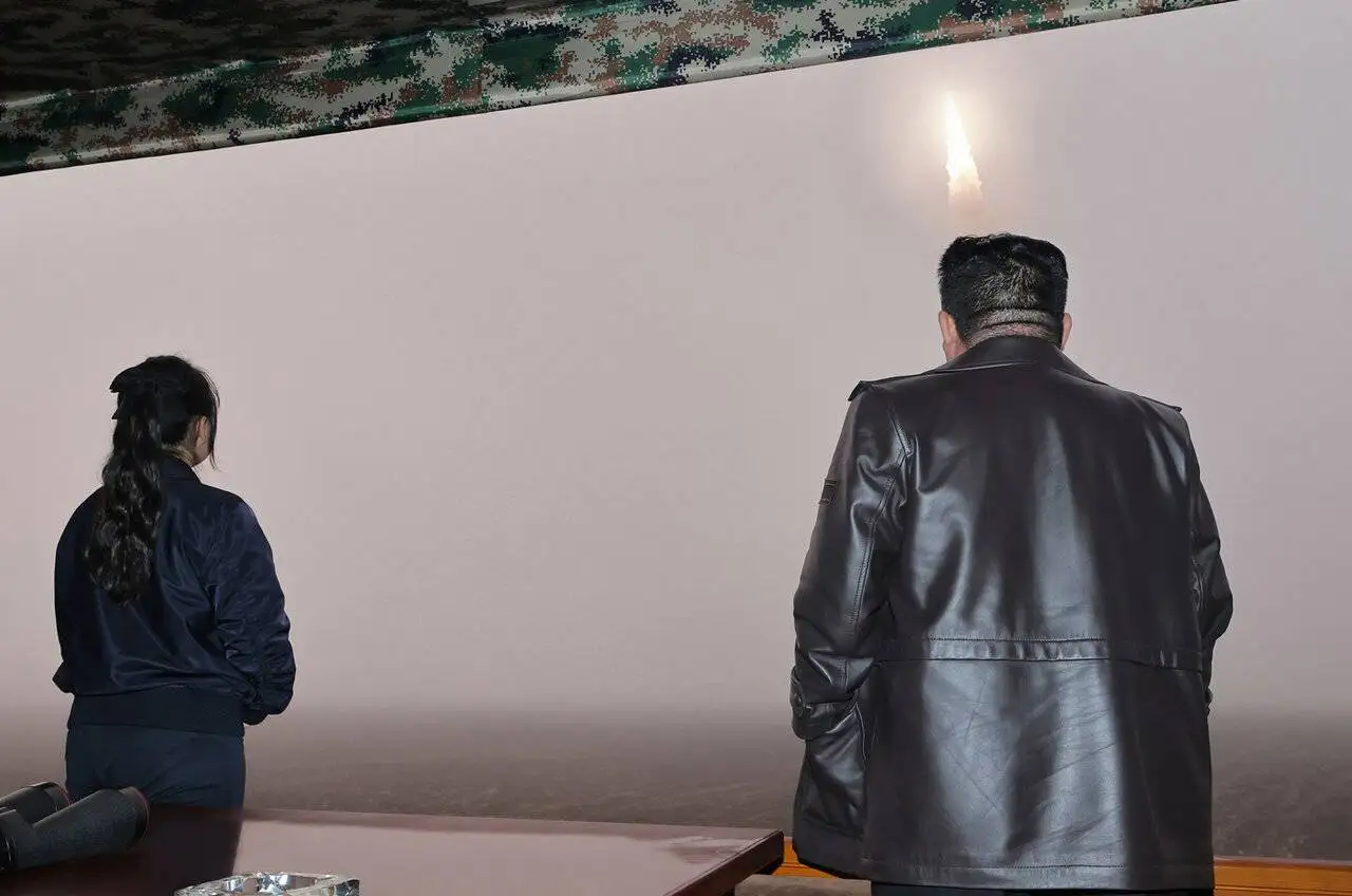 ( عکس) با این موشک تمام خاک آمریکا در تیررس است