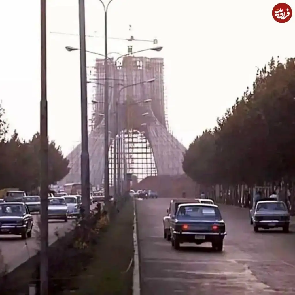 (عکس) نمایی از میدان آزادی تهران در حال ساخت در سال 1349