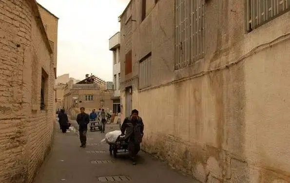 ( عکس) سفر به تهران قدیم؛ سرچنبک، جمعه بازار معروف تهران قدیم