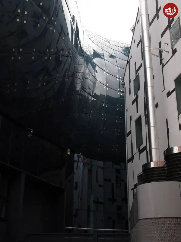 (تصاویر) معماری متفاوت موزه ای در اتریش که شبیه یک بیگانۀ فضایی است