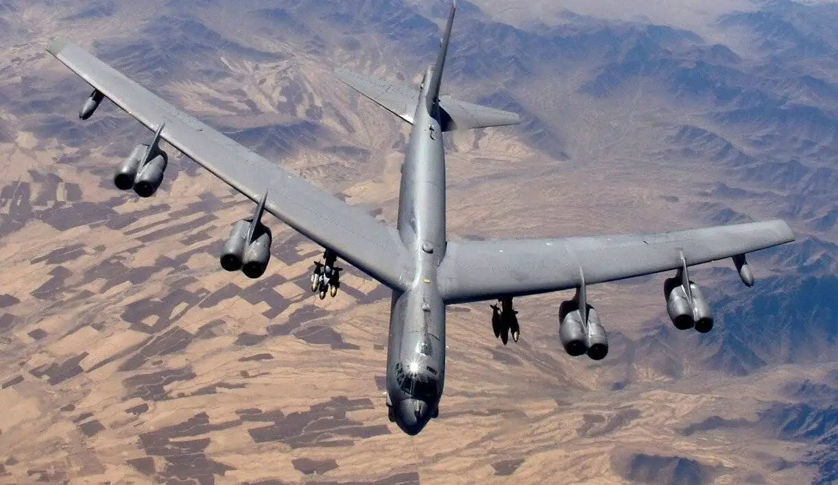 مشکل بزرگ بمب افکن b-52 چیست؟