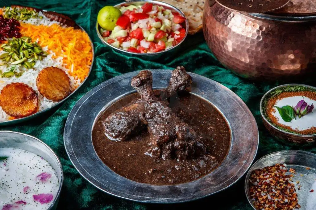 آداب و رسوم و خوراکی های شب یلدا در نقاط مختلف ایران