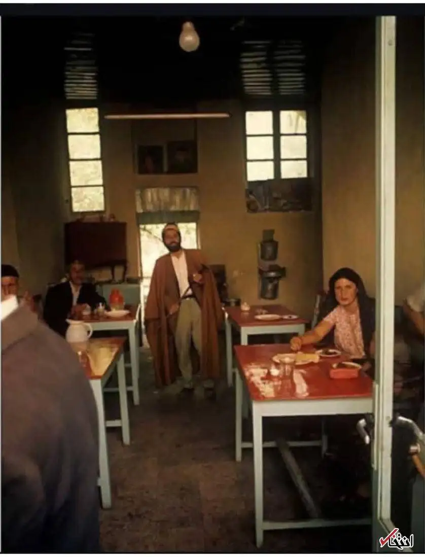 (عکس) سفر به تهران قدیم؛ 53 سال قبل، قهوه خانه ای در بازار