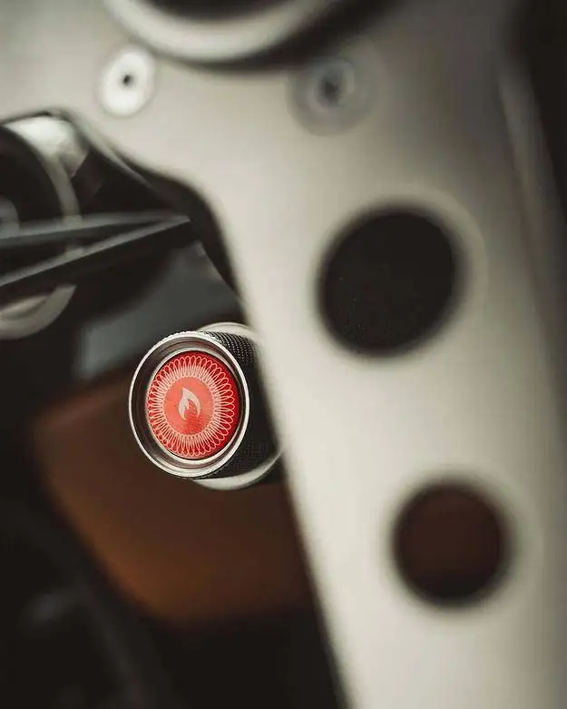 ( تصاویر) توتم جی تی سوپر وِتورا 12؛ فقط 567 هزار دلار! 