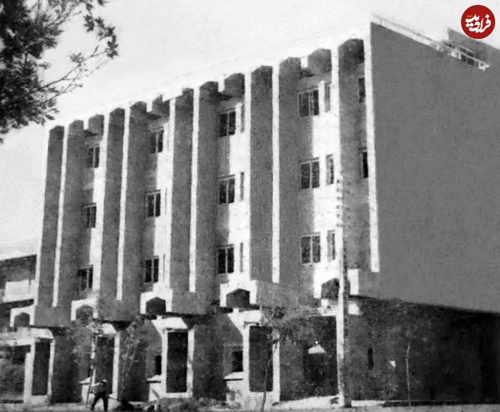 (عکس) تهران قدیم؛ شکل و شمایل «ساختمان مرکزی شرکت تاکسیرانی»؛ در سال 48 و 1403