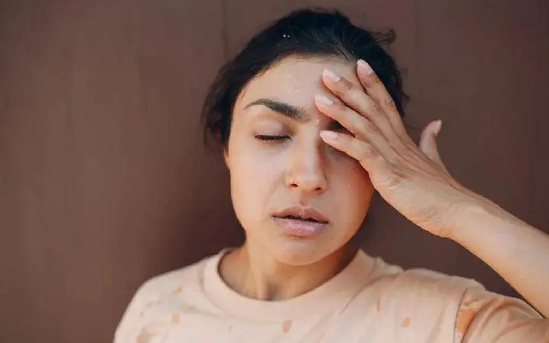 علائم کم آبی بدن؛ 10 نشانه کم آبی که باید جدی بگیرید