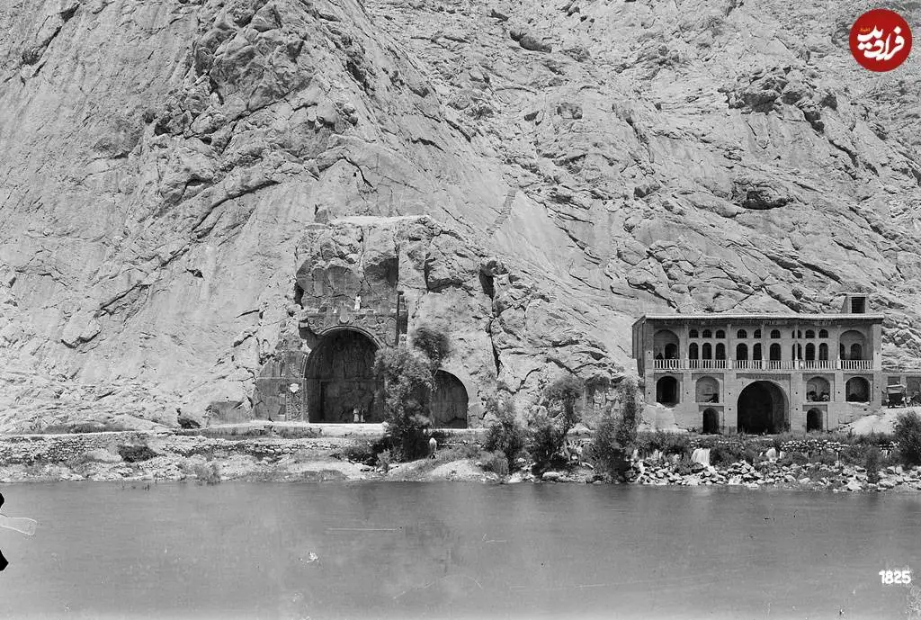 (عکس) سفر به ایران قدیم؛ منظرۀ «طاق بستان»؛ یک قرن قبل