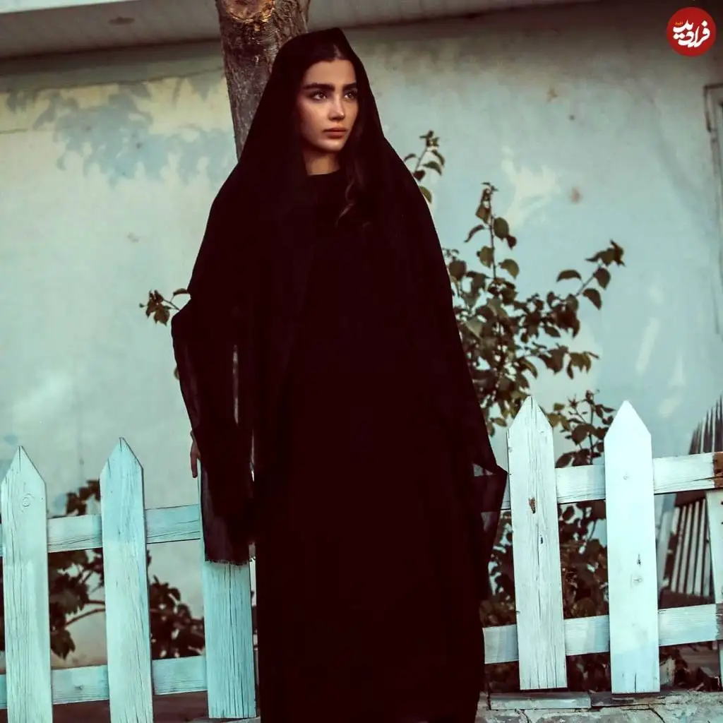 (عکس) خبرسازان روز؛ تیپ و چهره واقعی بازیگران نقش «سارا و نیکا» در سریال پایتخت 7