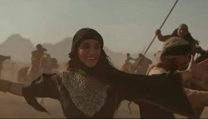 شما برای معاویه حرص می خورید، اما مردم درگیر مادر او شده اند