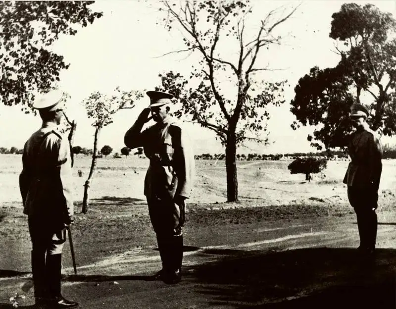 (عکس) سفر به تاریخ؛ «رضاخان» در آخرین روزهای سلطنتش در اقدسیه