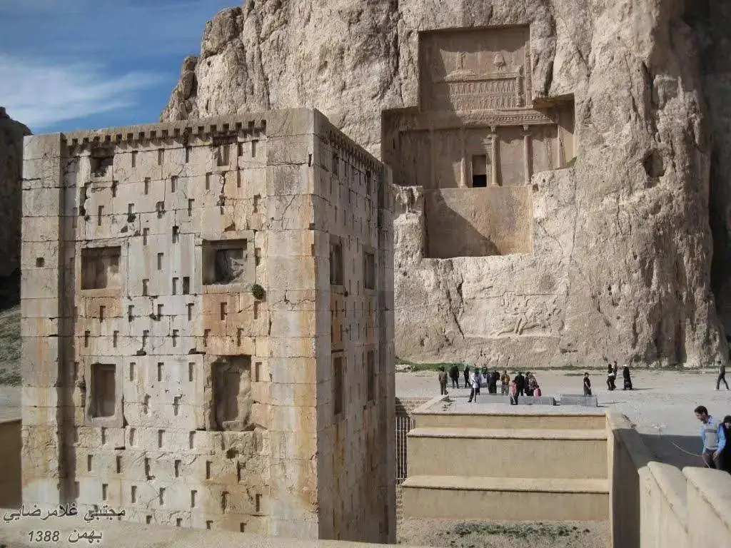 (تصاویر) سفر به کعبه مرموز ایرانیان باستان در فارس؛ معمای باستانی کعبه زرتشت