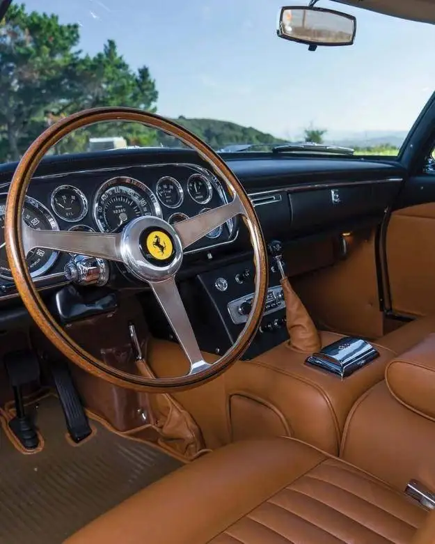 ( تصاویر) فراری 400 سوپرآمریکا؛ فقط 47 دستگاه در جهان 