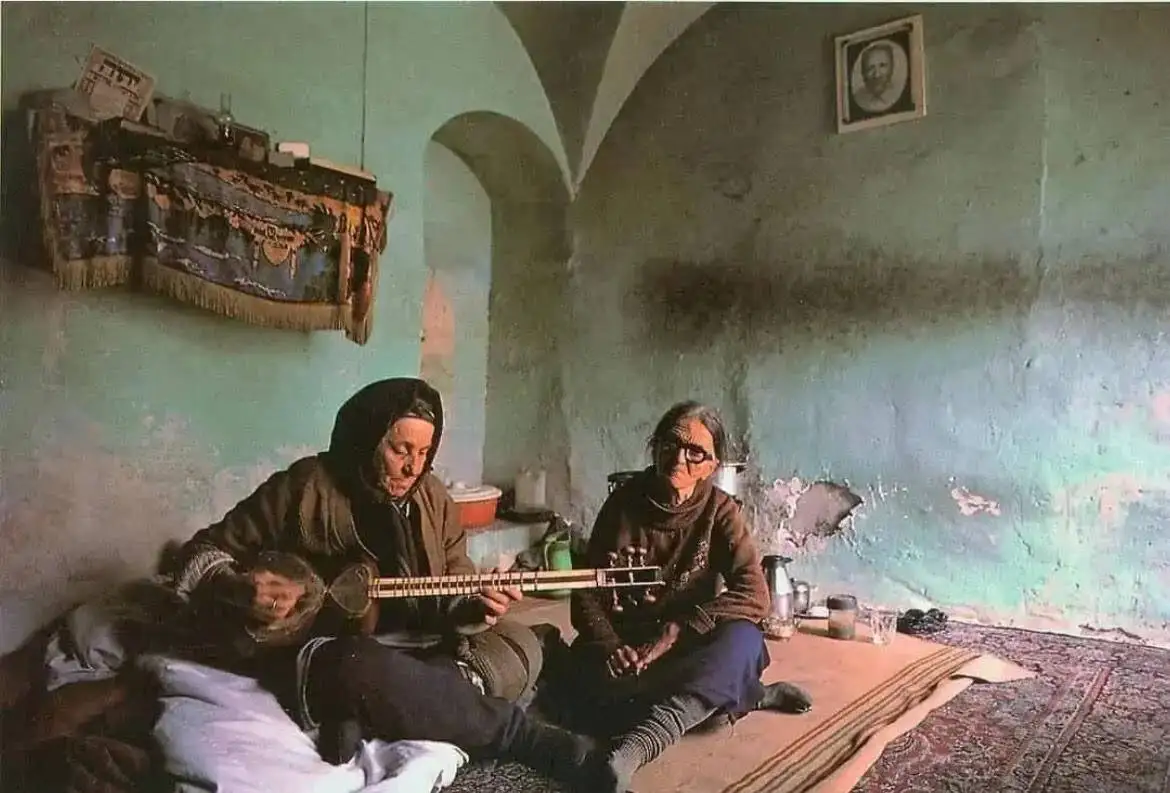 عکس؛ سفر به تهران قدیم؛ 1360؛ نمایی نزدیک از زندگی کلیمیان تهران