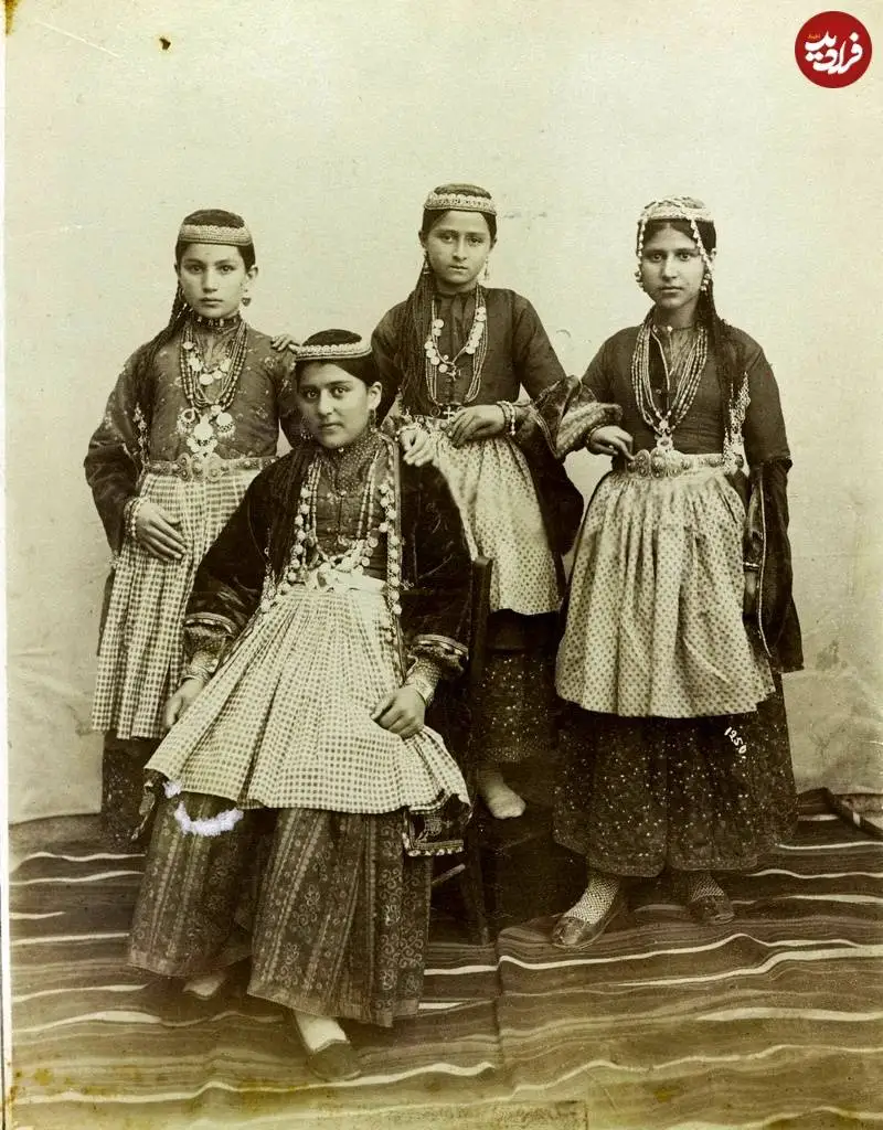 تصاویر؛ سفر به عصر قاجار؛ از «عکس یادگاری دختران ارمنی» تا «خانوادۀ زرتشتی و سماورشان»