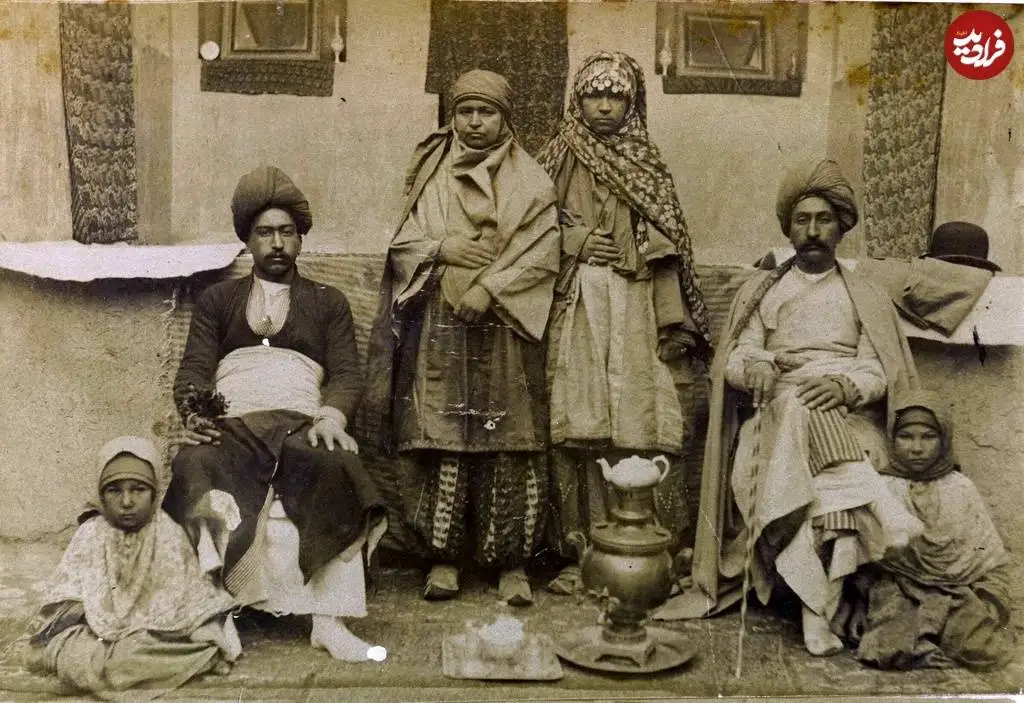 تصاویر؛ سفر به عصر قاجار؛ از «عکس یادگاری دختران ارمنی» تا «خانوادۀ زرتشتی و سماورشان»