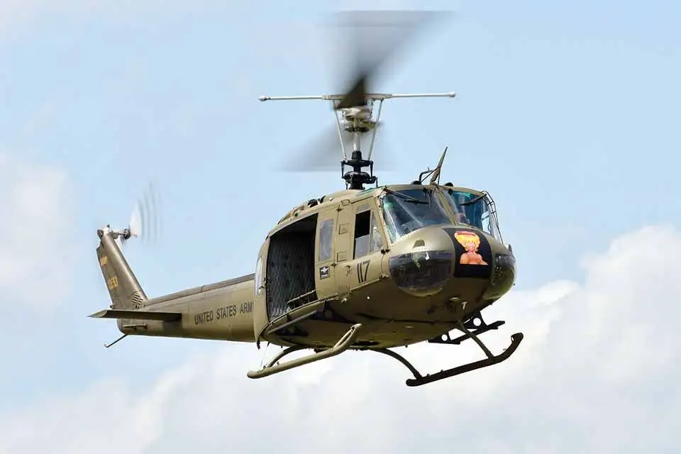 تصاویر؛ سفر در تاریخ؛ ماجرای جالب توسعه هلیکوپتر تهاجمی ah-1 cobra در دوران جنگ ویتنام