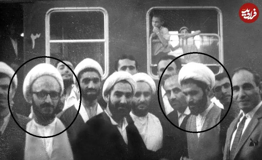 عکس؛ سفر در تاریخ؛ «آیت الله مفتح و آیت الله مکارم شیرازی» در راه آهن مشهد؛ دهه 40