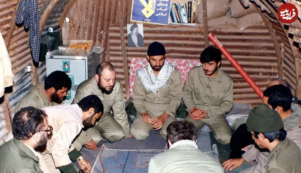 عکس؛ سفر در زمان؛ «محمدباقر حکیم،  فعال سیاسی عراقی» در جبهه  علیه بعثی ها؛ دهه 60