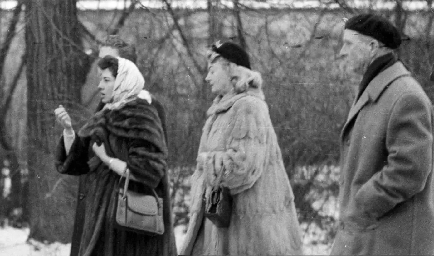 عکس؛ سفر در زمان؛ «ثریا اسفندیاری دو روز پیش از طلاق»؛ سال 1336