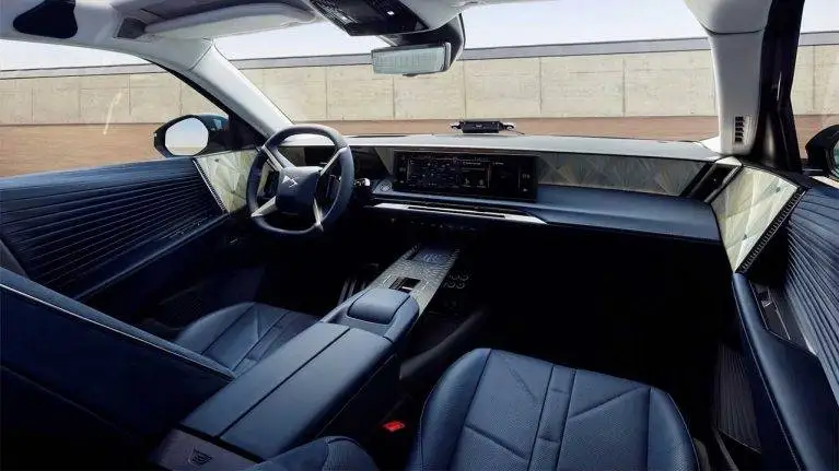 تصاویر؛ دی اس n°8 برقی، خودروی جدید رئیس جمهور فرانسه