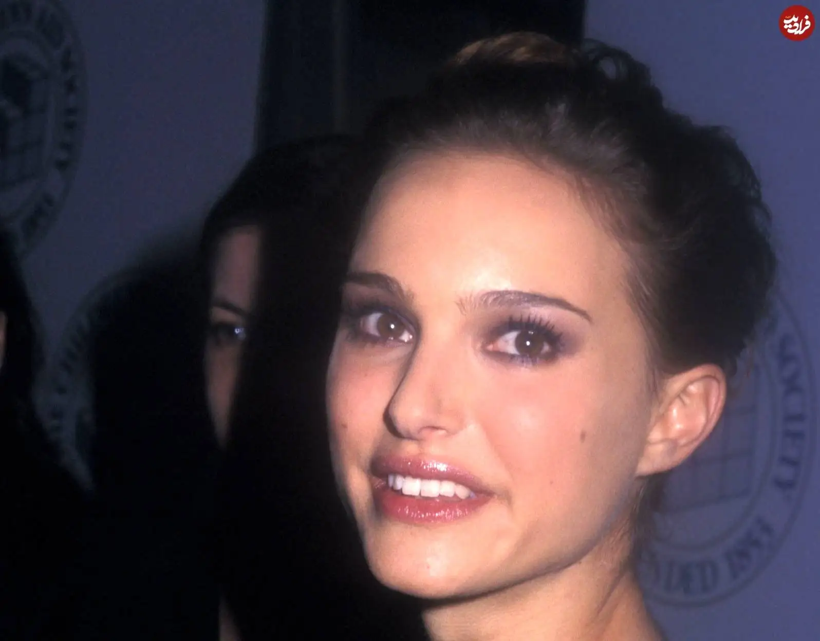 عکس؛ سفر در تاریخ؛ شکل و شمایل «ناتالی پورتمن» در 18 سالگی؛ سال 1378