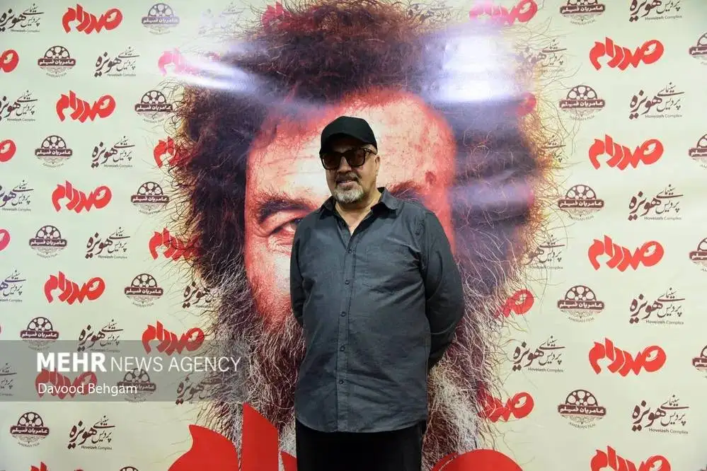 تصاویر؛ رضا عطاران در اکران مردمی فیلم «صددام» در مشهد