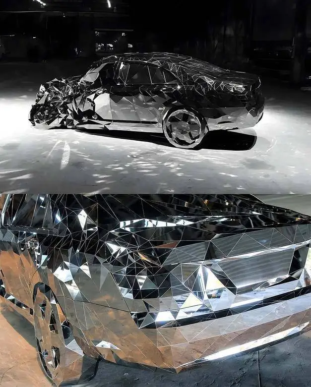 تصاویر؛ مرسدس بنز آینه ای؛ تلاقی شکوه و ویرانی در 12 هزار قطعه