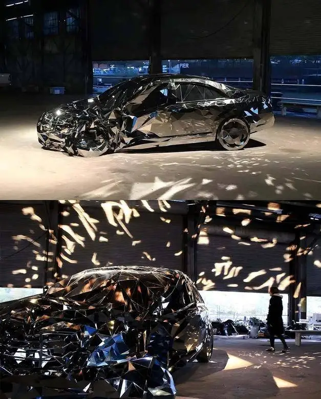 تصاویر؛ مرسدس بنز آینه ای؛ تلاقی شکوه و ویرانی در 12 هزار قطعه