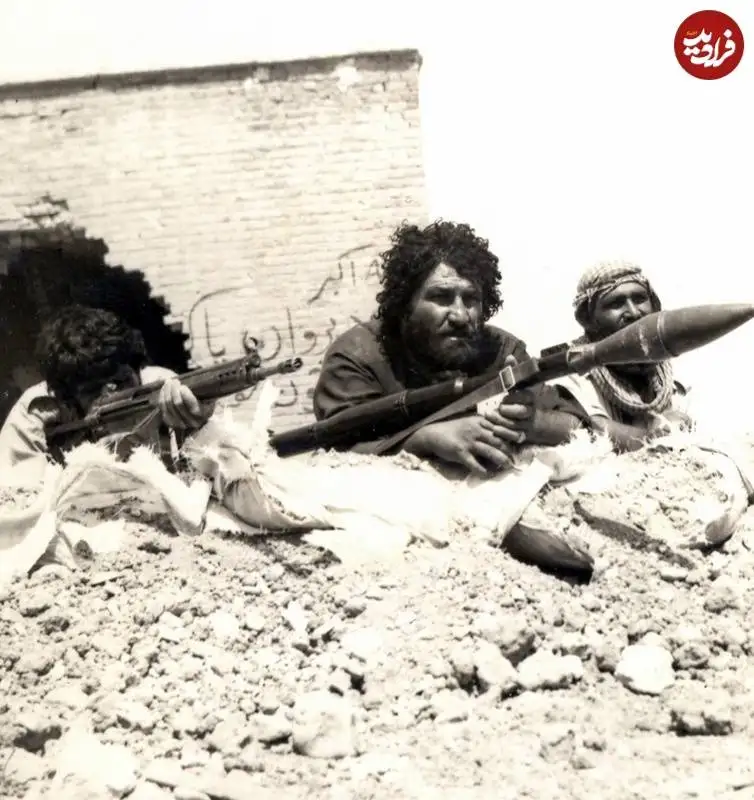عکس؛ سفر به تاریخ؛ چهرۀ «شاهرخ ضرغام» در جبهه؛ شهیدی که قبل از انقلاب اهل «کاباره» بود