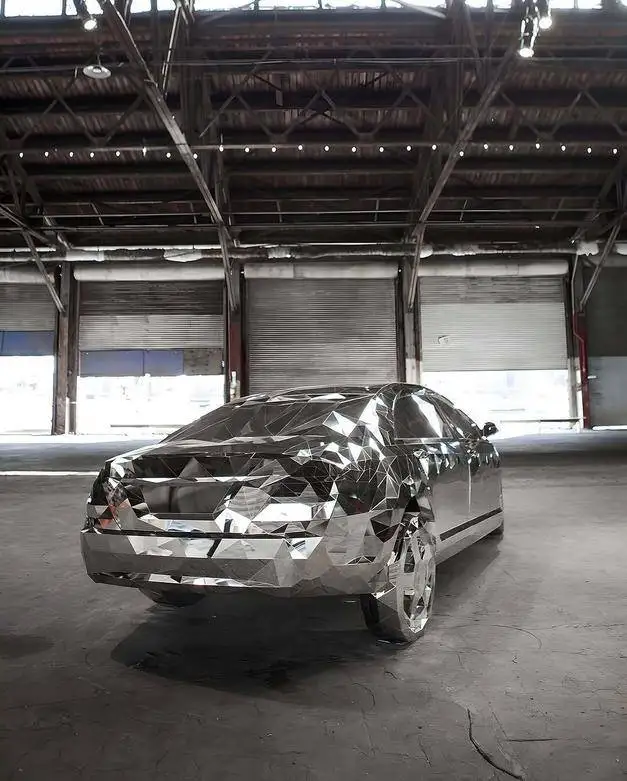 تصاویر؛ مرسدس بنز آینه ای؛ تلاقی شکوه و ویرانی در 12 هزار قطعه