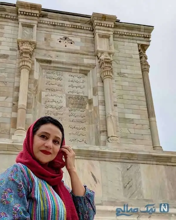 چهره های مشهور در آخرین روز هفته / همسر مجید مظفری؛ اصفهان گردی سامان احتشامی و همسرش؛ نگار جواهریان در سریال وحشی؛ عاطفه رضوی در نمایش امرملوکانه؛ مزار ابدی برادر شهره سلطانی؛ آترین عباسی و منوچهر هادی