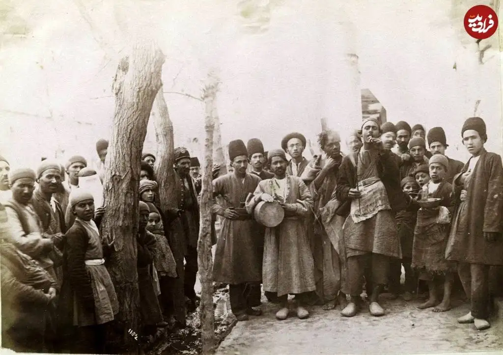 تصاویر؛ سفر به عصر قاجار؛ از «ژست عاشقانۀ نوۀ ناصرالدین شاه» تا «درویش آفریقایی در تهران»