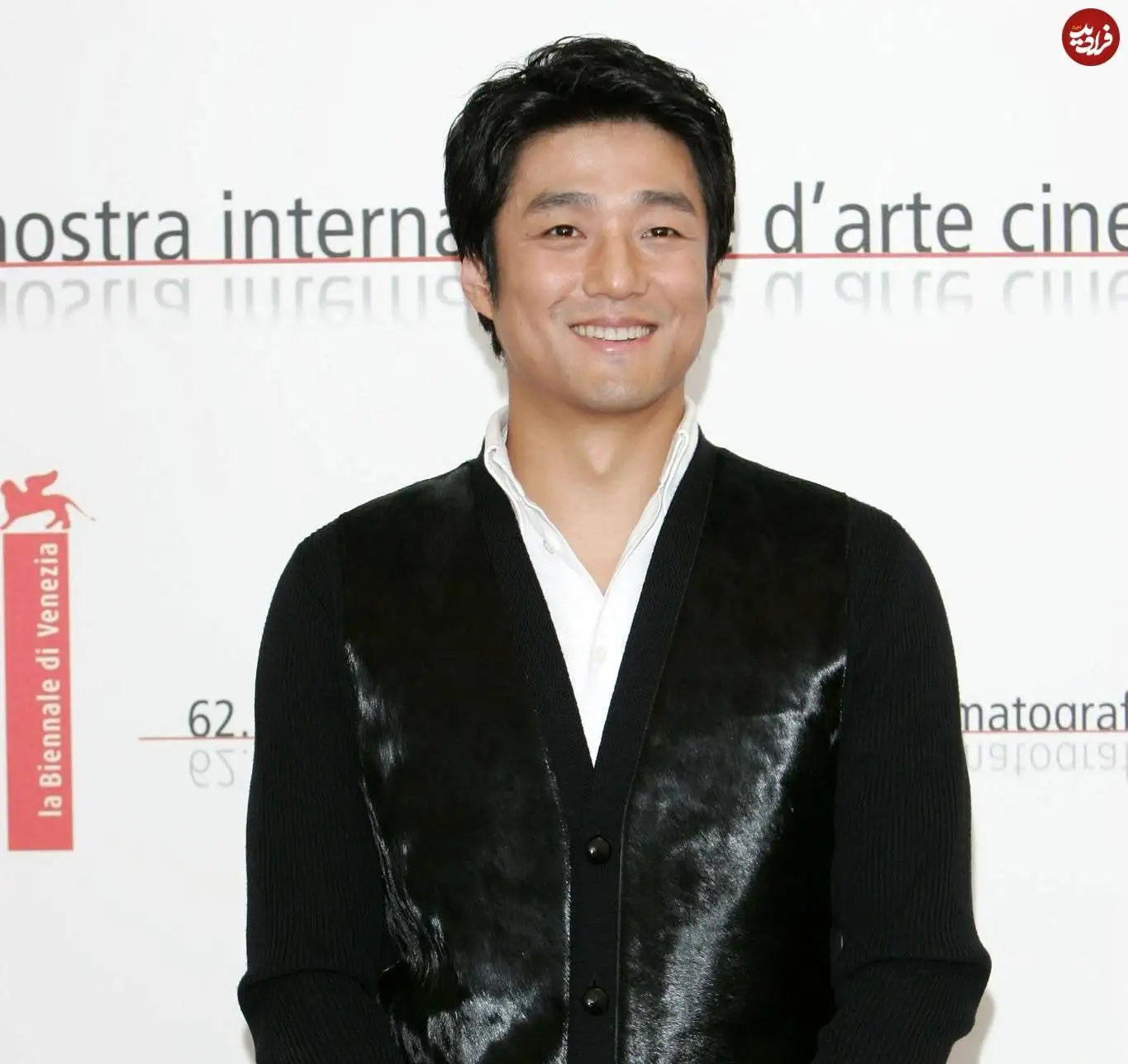 عکس؛ سفر در زمان؛ «بازیگر نقش افسر مین جانگو در سریال جواهری در قصر» در 34 سالگی؛ سال 1384