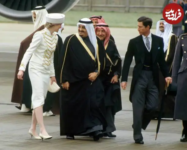 عکس؛ سفر در زمان؛ «پرنس دایانا و شاهزاده چارلز در مراسم استقبال از ملک فهد، پادشاه عربستان»؛ سال 1366