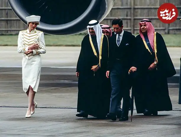 عکس؛ سفر در زمان؛ «پرنس دایانا و شاهزاده چارلز در مراسم استقبال از ملک فهد، پادشاه عربستان»؛ سال 1366