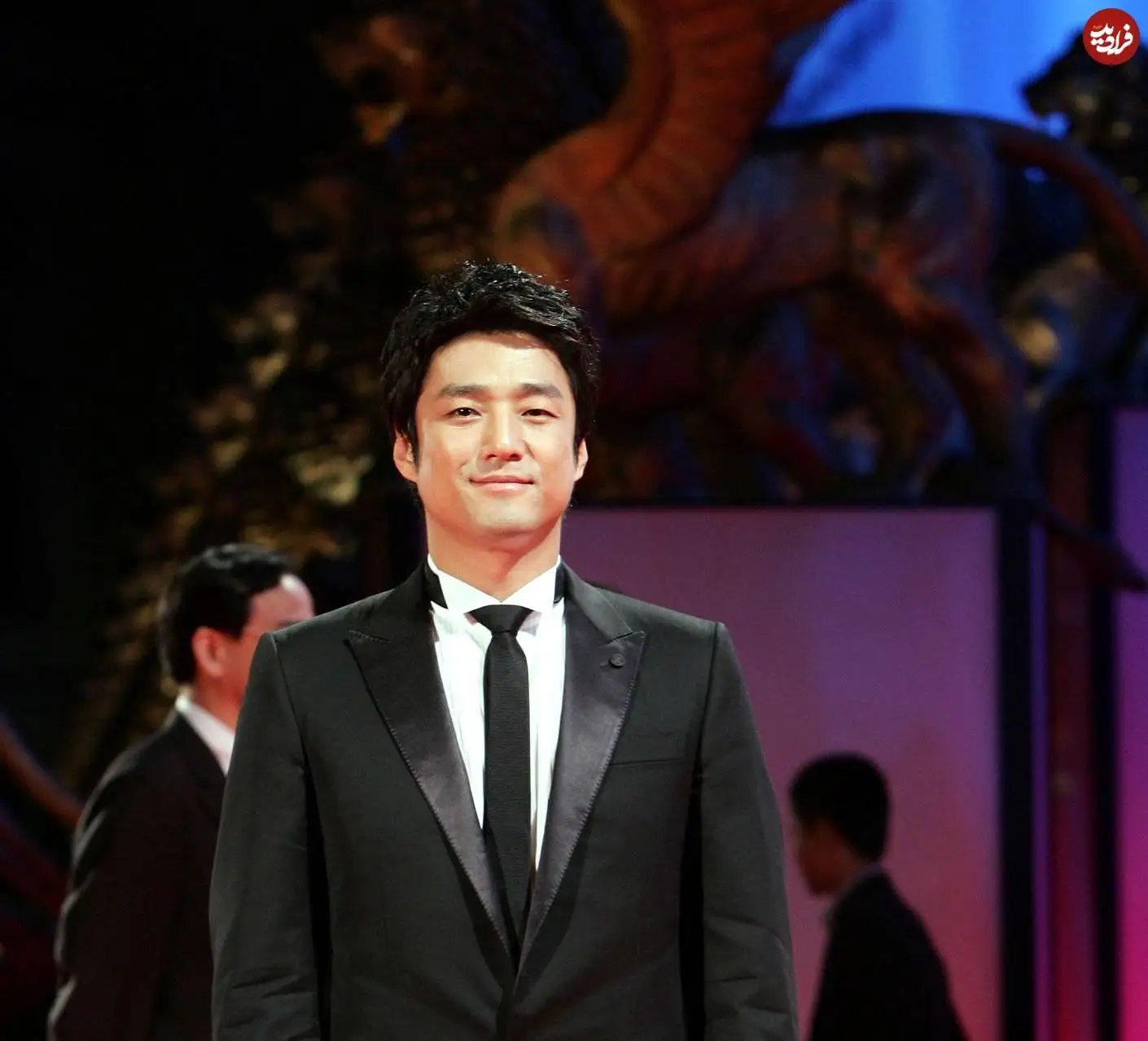 عکس؛ سفر در زمان؛ «بازیگر نقش افسر مین جانگو در سریال جواهری در قصر» در 34 سالگی؛ سال 1384