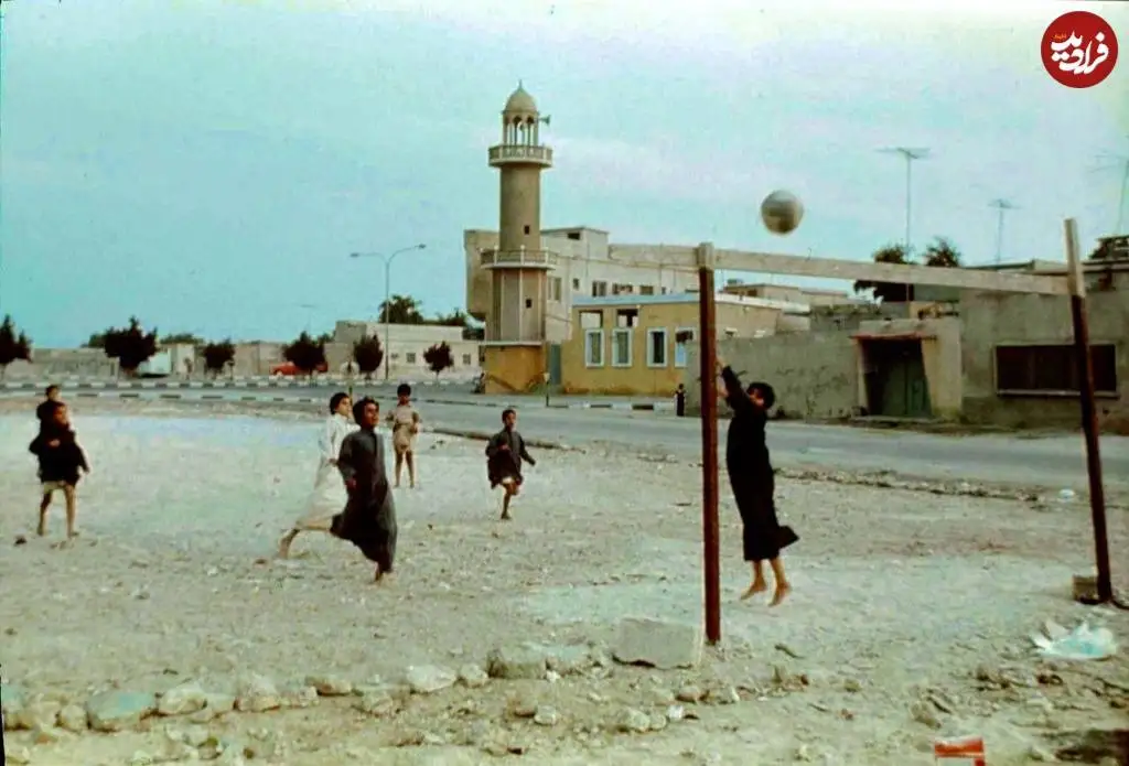عکس؛ سفر در زمان؛ «زمین بازی خاکی کودکان قطری» در دهه 50 خورشیدی