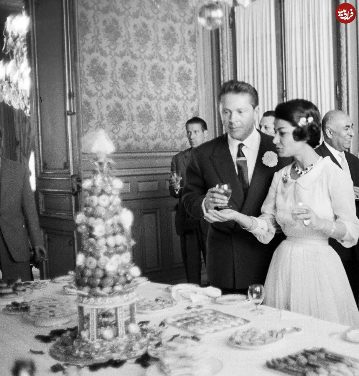 عکس؛ سفر در زمان؛ «اشرف پهلوی در مراسم ازدواج سوم اش»؛ سال 1339