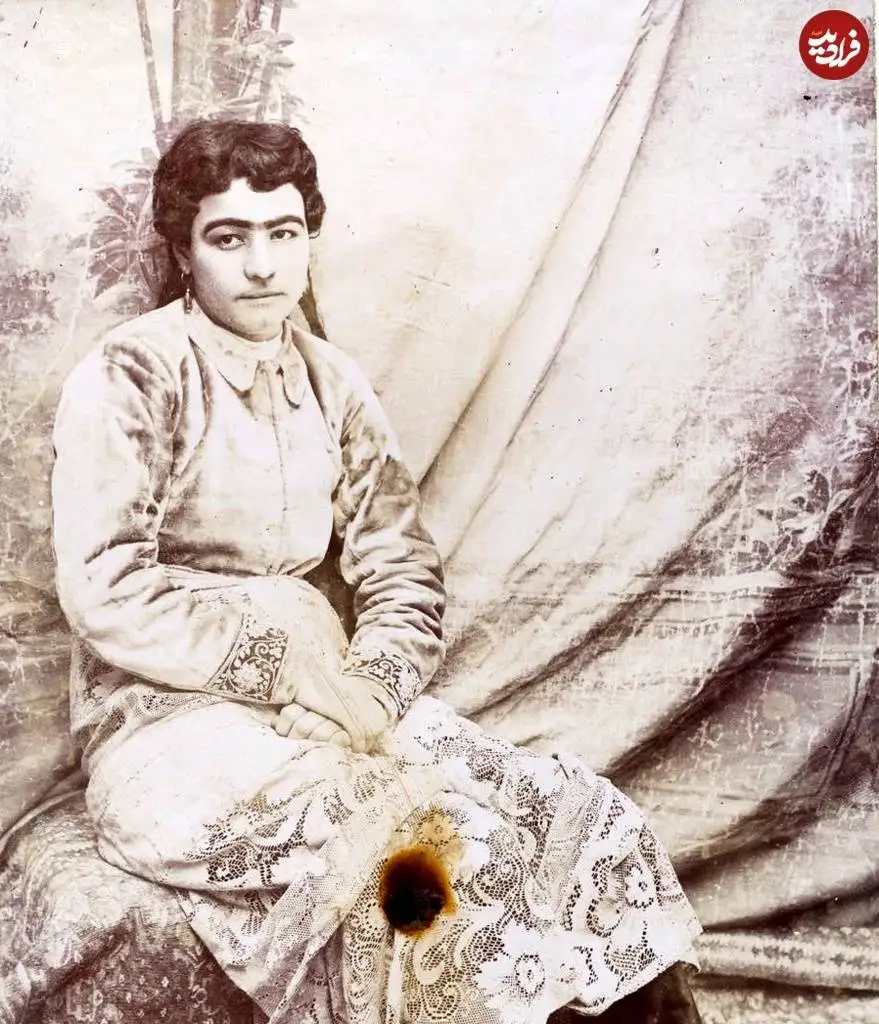 عکس؛ سفر در زمان؛ «سوگلی کم سن و سال و محبوب احمدشاه»؛ اواخر دهه 1290