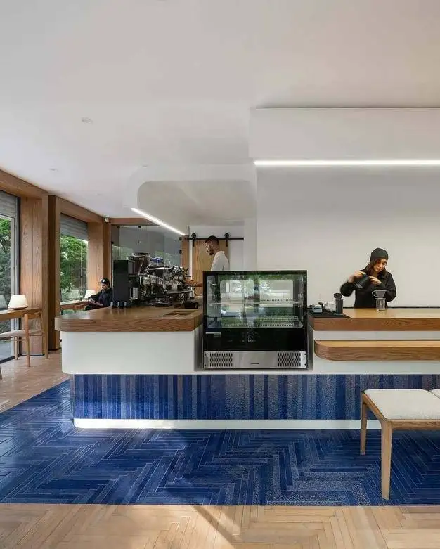 تصاویر؛ معماری جالب یک کافه 58 متری در مشهد