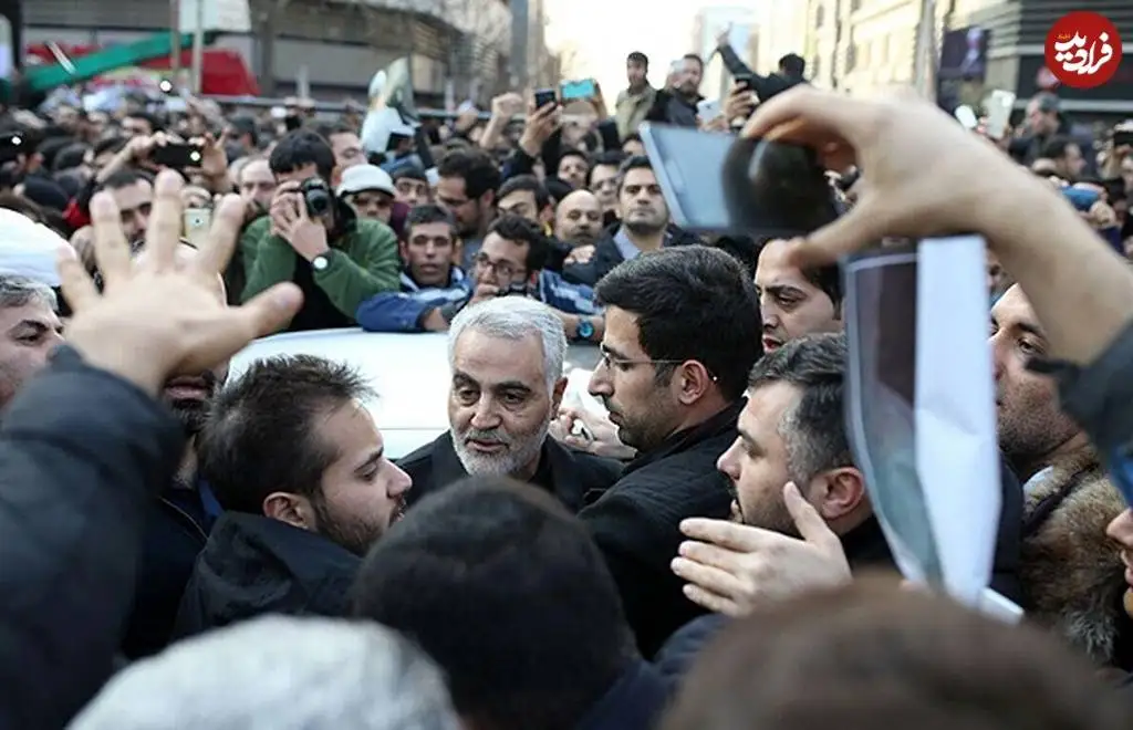 عکس؛ سفر در زمان؛ «سردار سلیمانی در مراسم تشییع هاشمی رفسنجانی»؛ سال 95