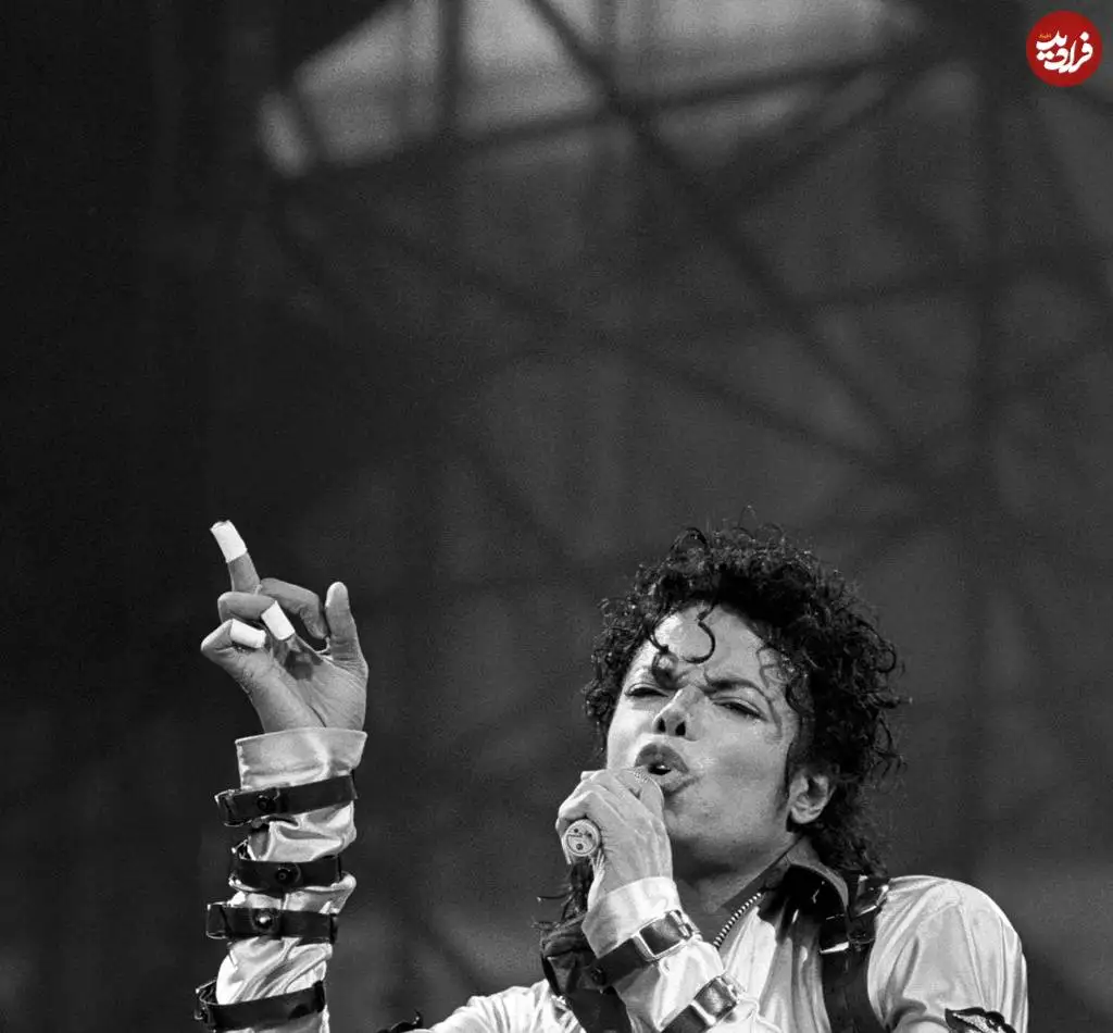 تصاویر؛ سفر در زمان؛ «مایکل جکسون» در 30 سالگی در حال اجرای کنسرت؛ سال 1367